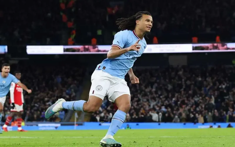 عرض إنجليزي مزدوج.. مدافع سيتي وتشيلسي يعززان دفاع برشلونة